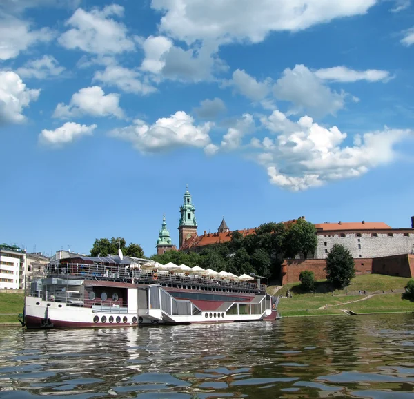 Restoran at the boat deck and panorama of Vavel (Krakow, Poland) — Stock Photo, Image