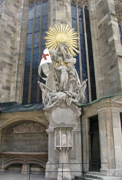Baroque sculpture in st.Stephane's cathedral in Vienna (Austria) — Stock Photo, Image