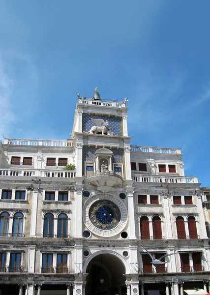 Wieża zegarowa w Wenecji (Włochy) — Zdjęcie stockowe