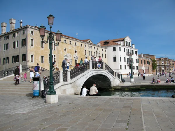 Ponte em aterro de Veneza (Itália ) — Fotografia de Stock