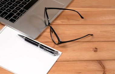 Ofis resepsiyon masaları kapat