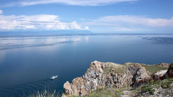 Klidné jezero baykal, mys khoboy — Stock fotografie