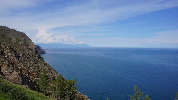 Sakin göl baykal, cape khoboy görünümünden — Stok fotoğraf