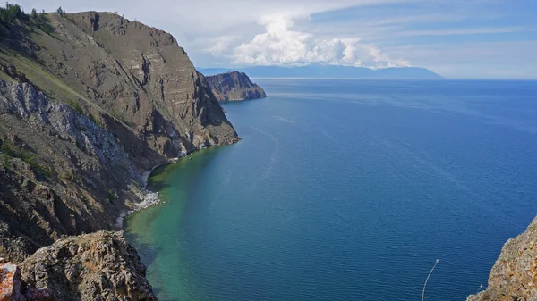 Calmo Lago Baykal, vista do Cabo Khoboy — Fotografia de Stock