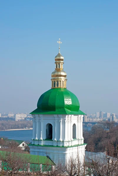 Monastery in Kiev under river Dnieper — Stock Photo, Image