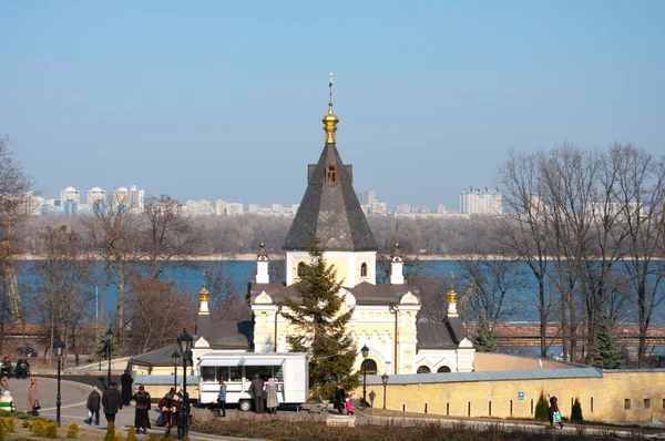 Die Kirche des lebendigen Frühlings, Kiev-Petschersk lavra — Stockfoto