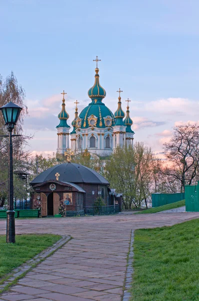 Słynny st andrew kościoła w Kijowie, Ukraina — Zdjęcie stockowe