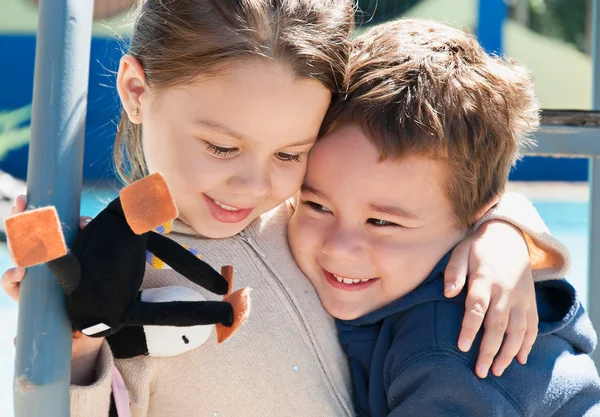 Broer en zus — Stockfoto