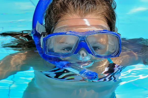 Na piscina — Fotografia de Stock