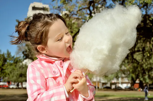 Beautiful little girl — Stock Photo, Image