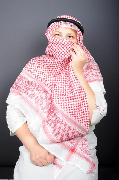 Mujer en el hiyab — Foto de Stock