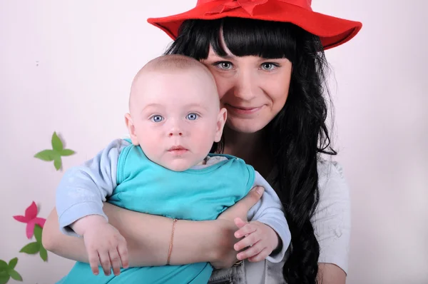 Baby och hans mamma — Stockfoto