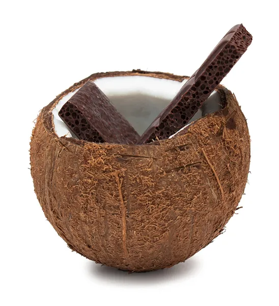Chocolate en coco aislado sobre blanco — Foto de Stock
