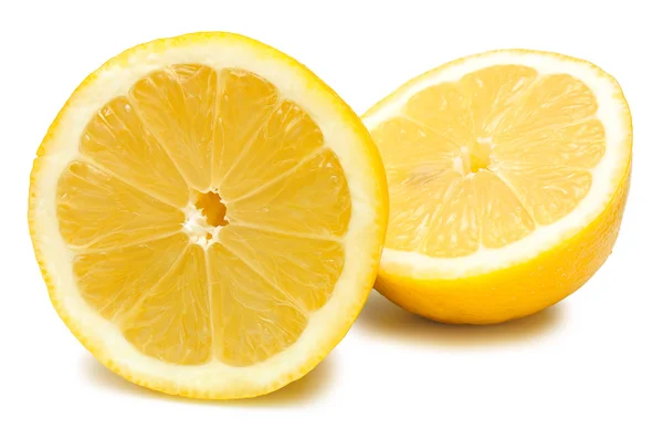 Macro de limón a la mitad aislado en blanco — Foto de Stock