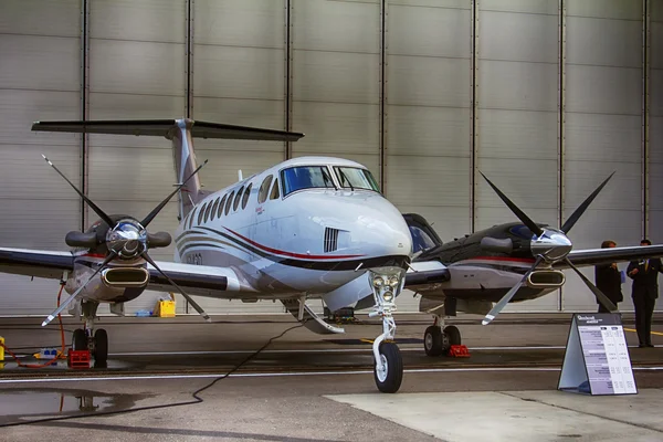 Twin-turboprop vliegtuigen beechcraft king air 350 — Stockfoto