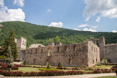 Manasija Manastırı, Sırbistan 'ın Despotovac kenti yakınlarında 1406-1418 yılları arasında Despot Stefan Lazareviç tarafından kurulan bir Sırp Ortodoks manastırı.