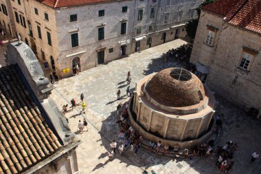 Dubrovnik, Game of Thrones 'un kaydedildiği Hırvatistan' ın (Hrvatska) eski kent meydanı ve kalesi.