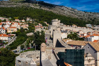 Dubrovnik eski kent ve kalesi, Hırvatistan 'da (Hrvatska), TV programı Game of Thrones' un kaydedildiği yer