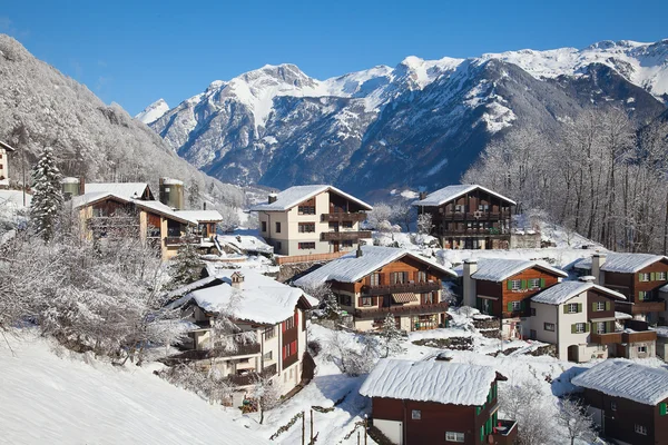 Casa de vacaciones de invierno —  Fotos de Stock