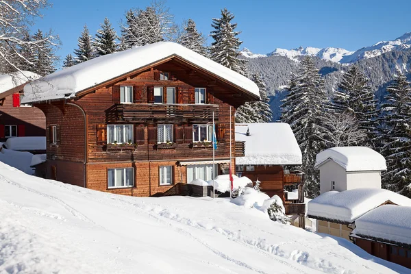 Vinter semesterhus — Stockfoto