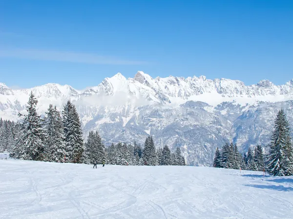 Skiën helling — Stockfoto