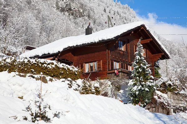 Casa vacanza invernale — Foto Stock