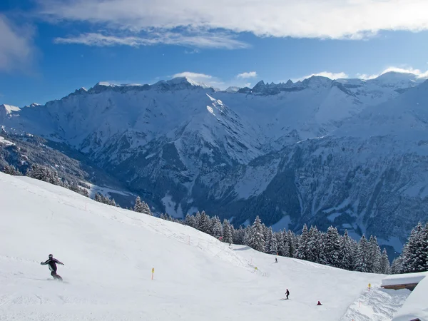 Skiën helling — Stockfoto