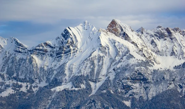 Zima w szwajcarskich Alpach — Zdjęcie stockowe