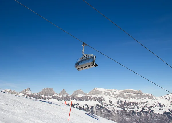 Skiën helling — Stockfoto