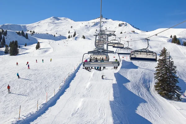 Skiën helling — Stockfoto