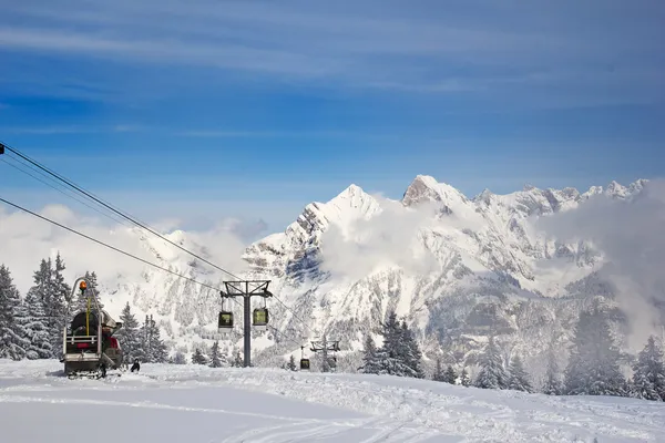 Skiën helling — Stockfoto