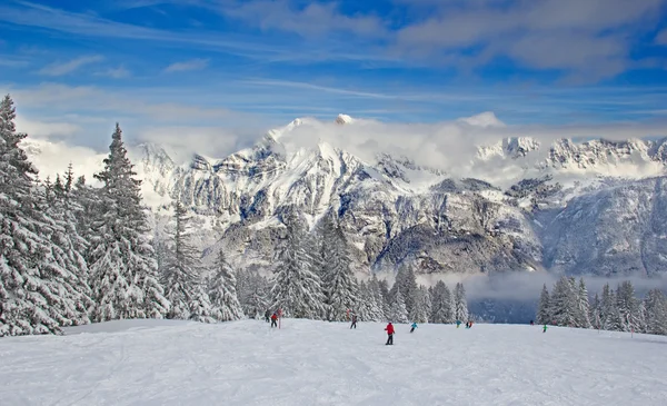 Skiën helling — Stockfoto