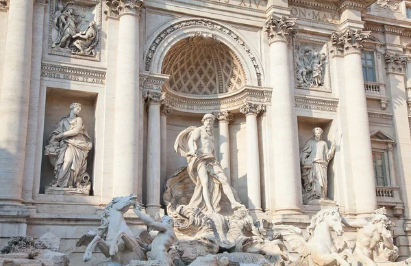 Trevi-Brunnen — Stockfoto