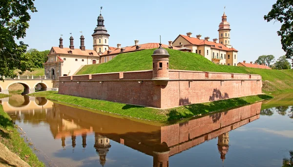 Middeleeuws kasteel in Njasvizj — Stockfoto