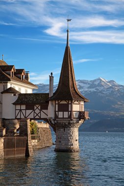 Oberhofen Kalesi