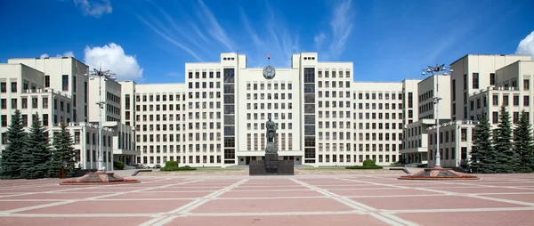 Edificio del Parlamento en Minsk. Belarús —  Fotos de Stock