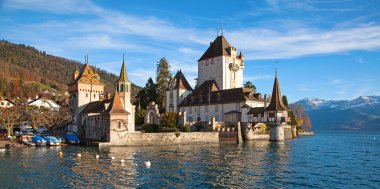 Oberhofen Kalesi