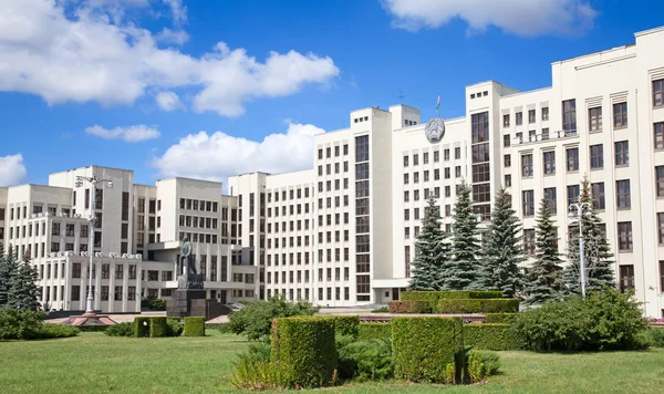 Parliament building in Minsk. Belarus — Stock Photo, Image