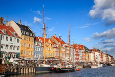 Kopenhag bir güneşli yaz günü (Nyhavn bölgesi)