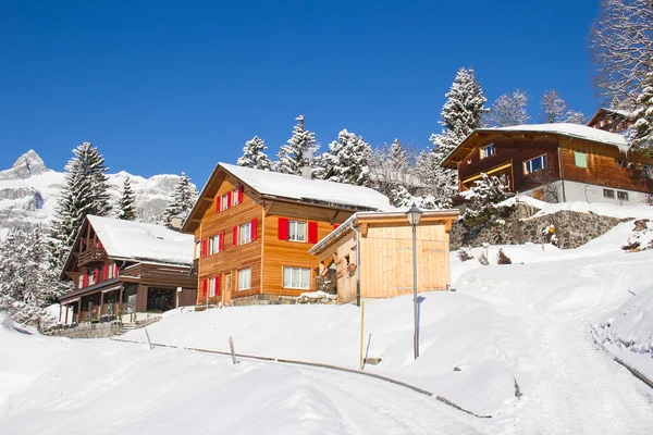 Casa vacanza invernale — Foto Stock