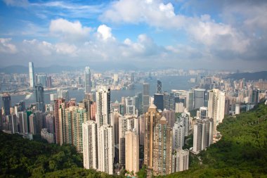 HONG KONG - 30 Eylül 2017 'de Hong Kong, Çin' de Victoria zirvesinden görüntü. Hong Kong Victoria zirvesi şehrin ana simgesidir..