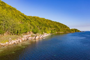 Praslin adasındaki ünlü Anse Takamaka plajı, Seyşeller.