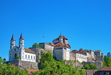 Zürih yakınlarındaki Aarburg kalesi, İsviçre