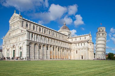 Eğik Pisa Kulesi, İtalya