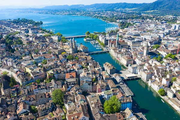 Flygfoto Över Limmat Floden Och Berömda Zürich Kyrkor Zürich Viktigt — Stockfoto