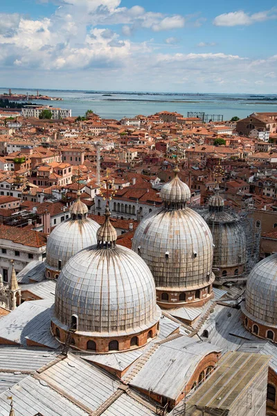 Фасад Дворца Дожей Венеции Италия — стоковое фото