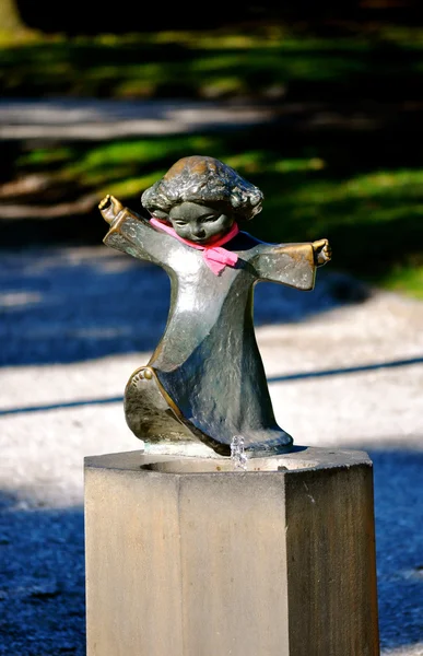 Charleston SC malá dívka socha fontána — Stock fotografie