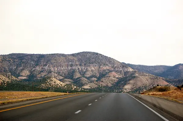 Dağ yolu — Stok fotoğraf