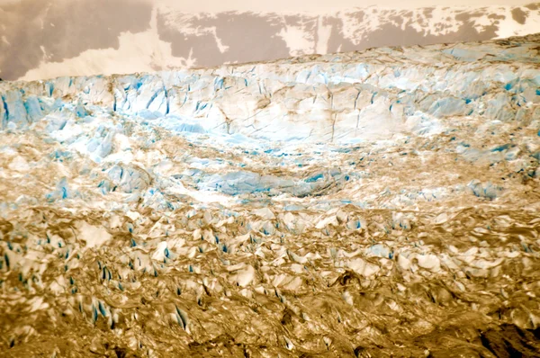 Παγετώνες μπροστά στα βουνά — Φωτογραφία Αρχείου