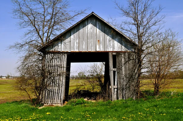 Scheunenkippen — Stockfoto